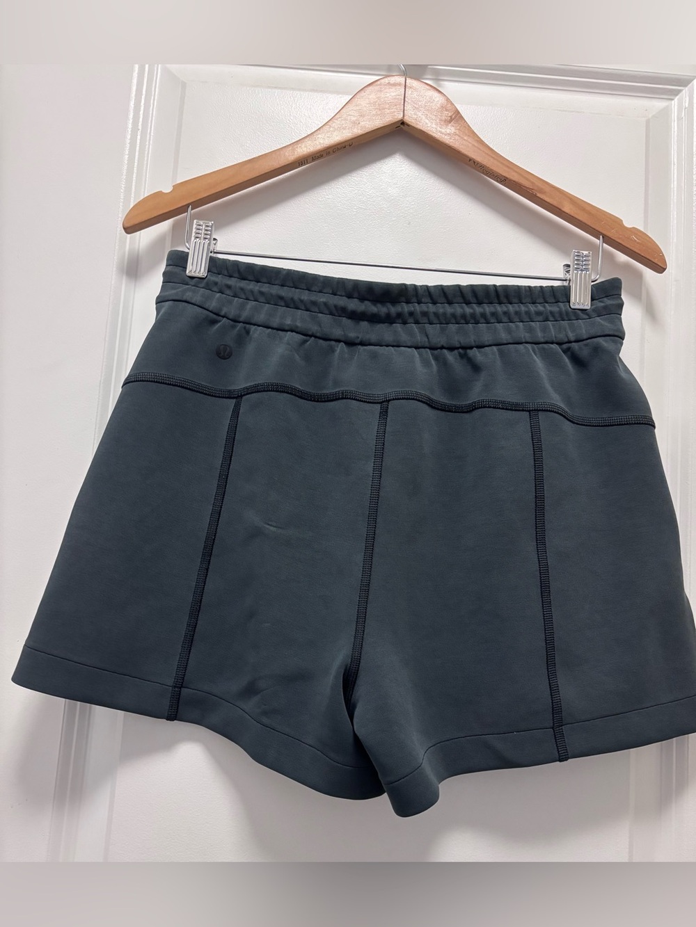 Lululemon Softstreme High-Rise Short 4”Black - Picture 6 of 12